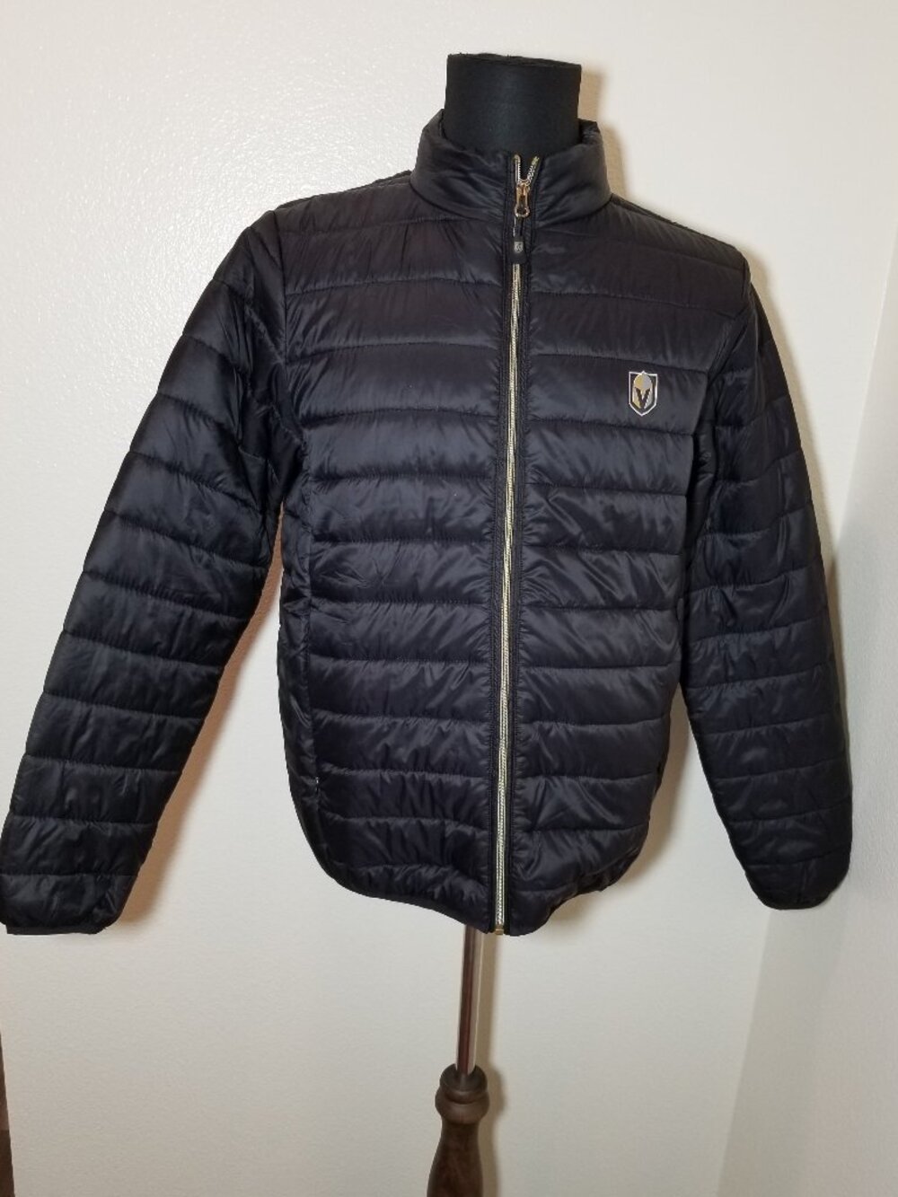 Las Vegas Golden Knights Black Lightweight Puffer Jacket‎ Size Medium Full Zip